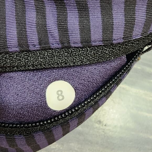 Lululemon Cropped Leggings Purple size 8 - Picture 4 of 9
